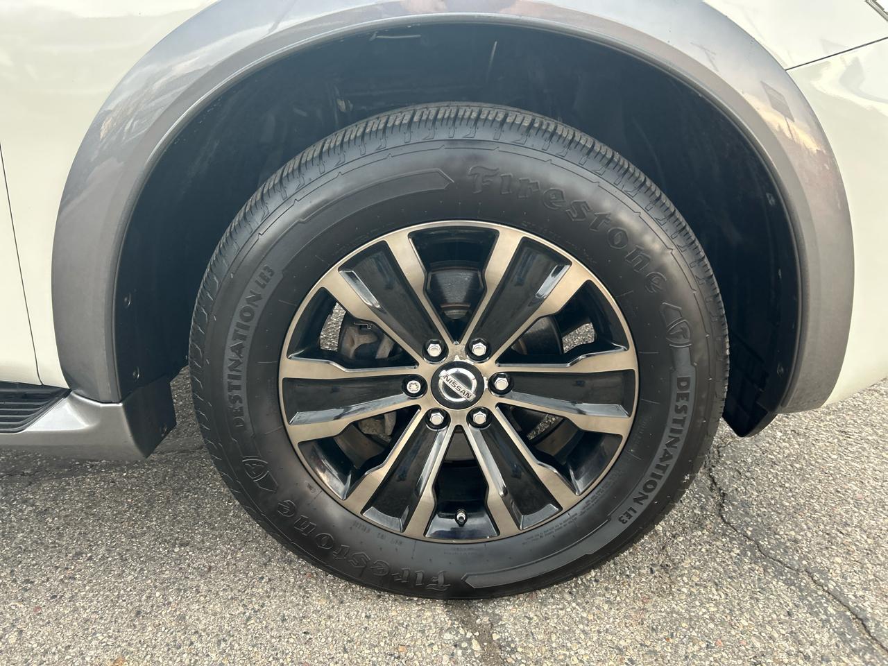 Nissan Armada Platinum AWD 2017