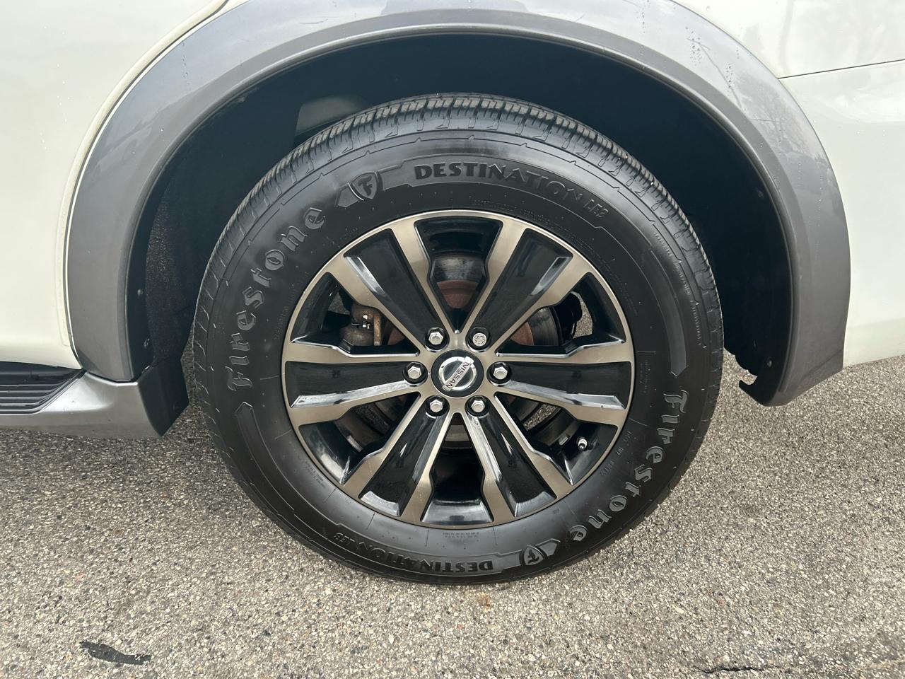 Nissan Armada Platinum AWD 2017