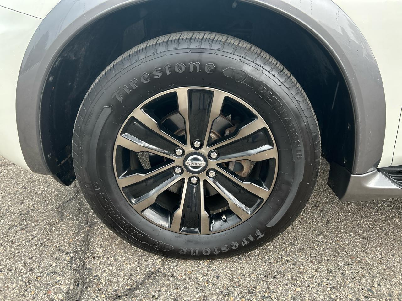 Nissan Armada Platinum AWD 2017