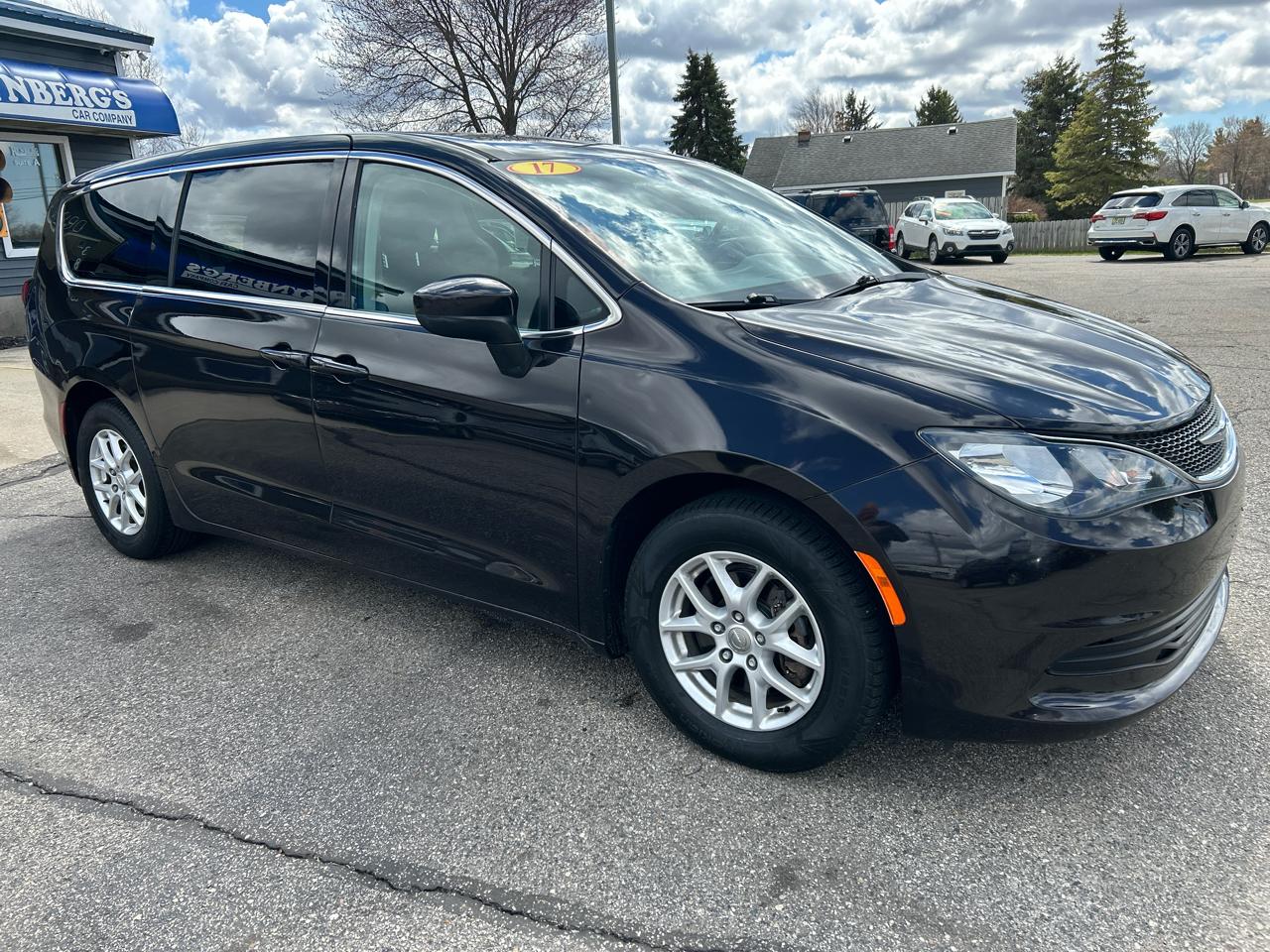 Chrysler Pacifica Touring 2017
