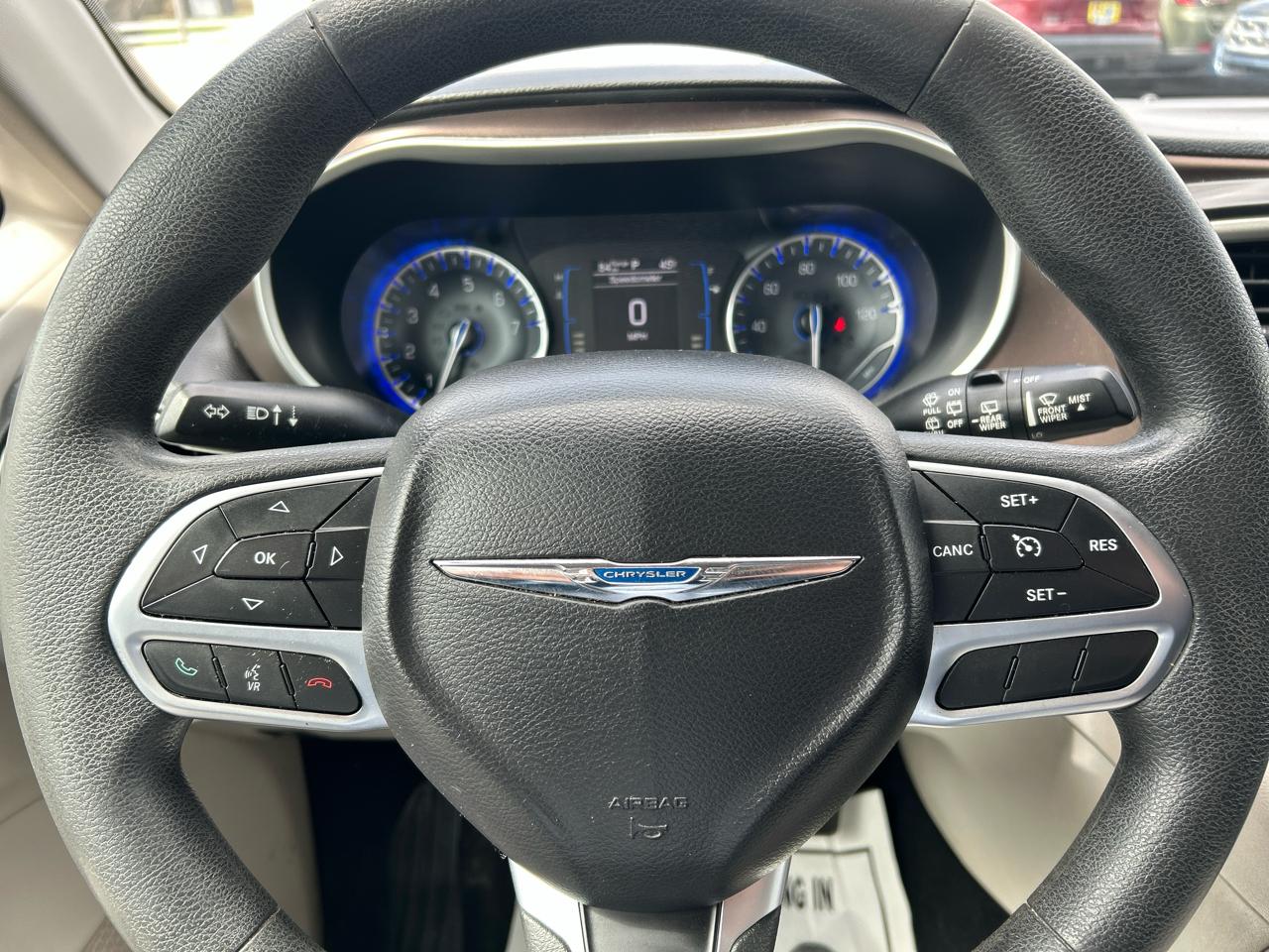 Chrysler Pacifica Touring 2017