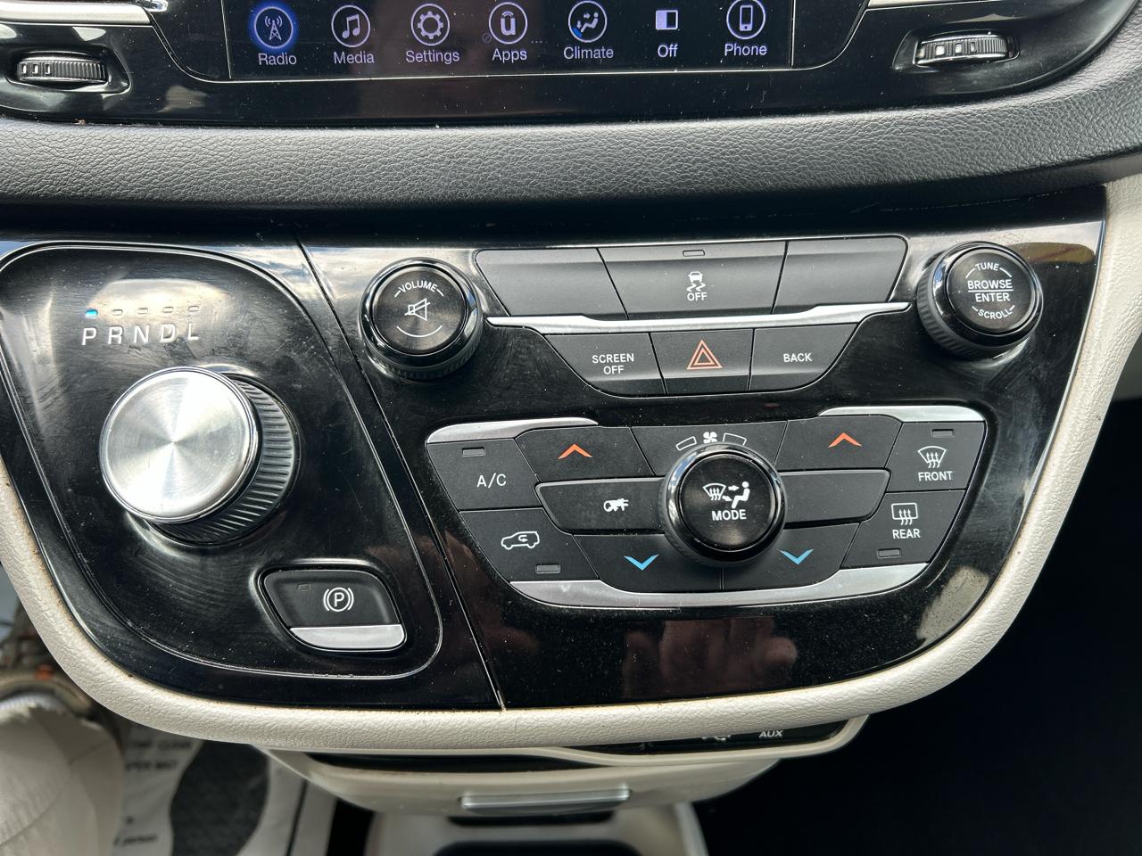 Chrysler Pacifica Touring 2017