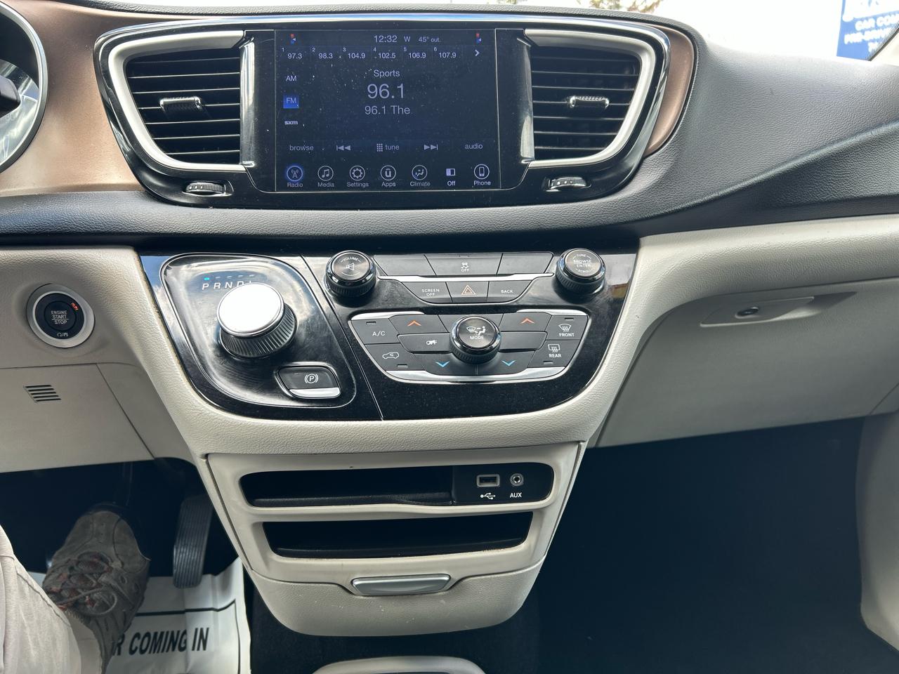 Chrysler Pacifica Touring 2017