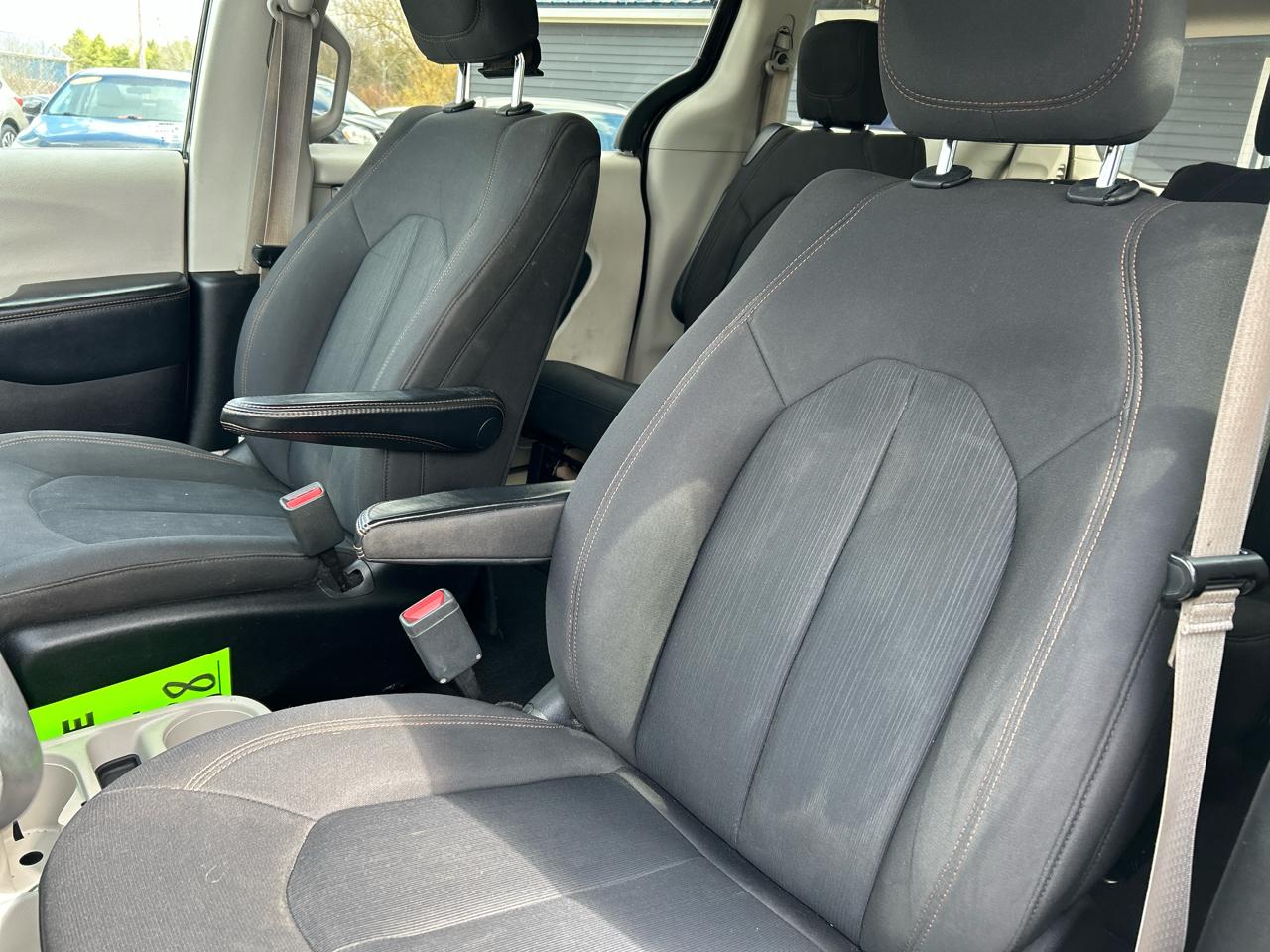 Chrysler Pacifica Touring 2017