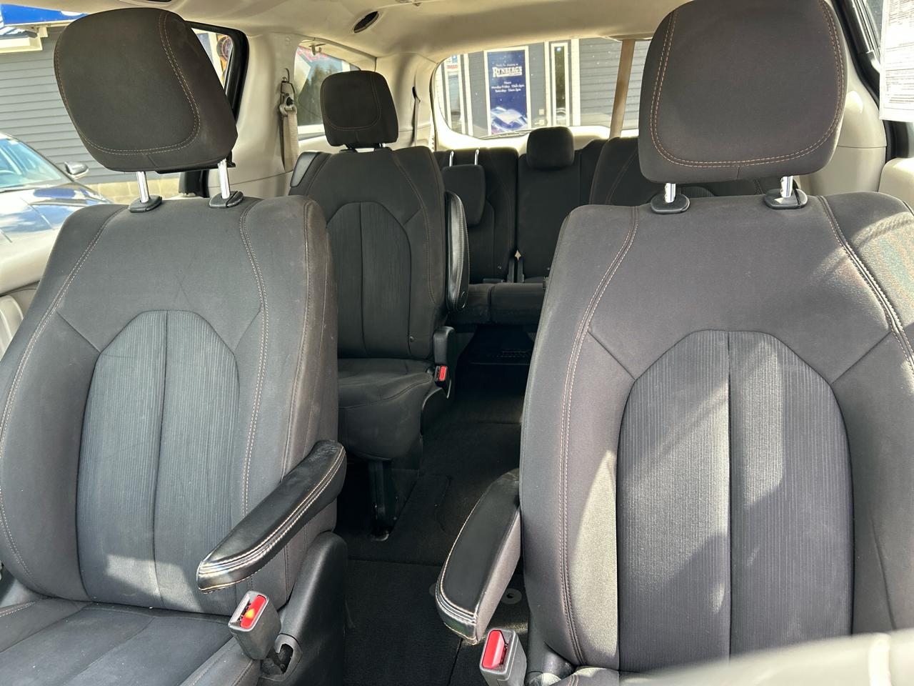 Chrysler Pacifica Touring 2017