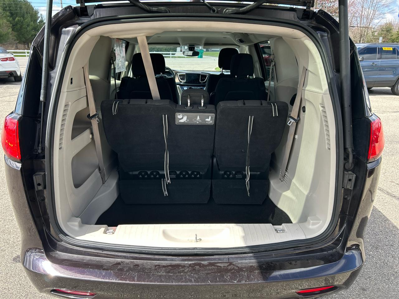 Chrysler Pacifica Touring 2017