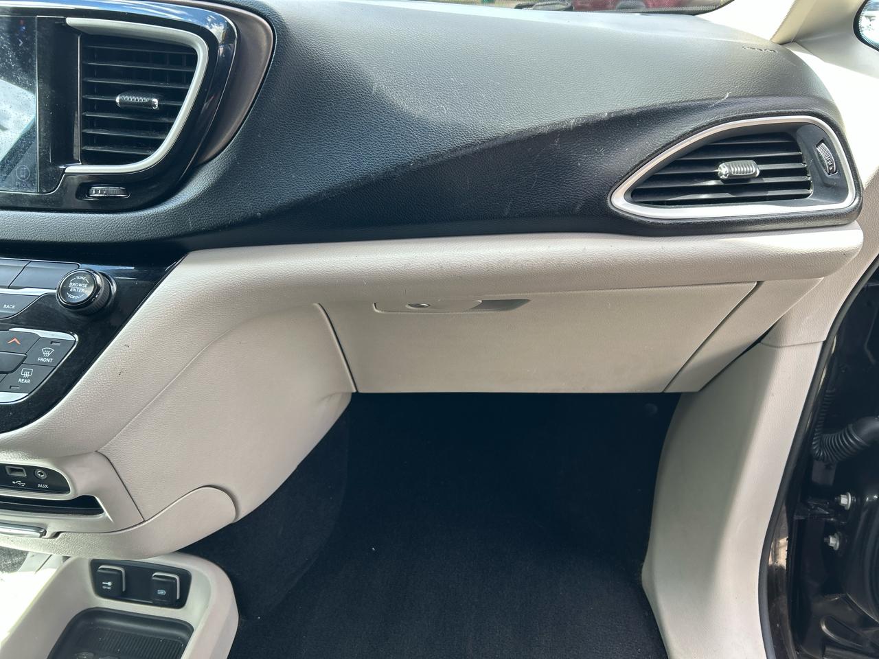 Chrysler Pacifica Touring 2017