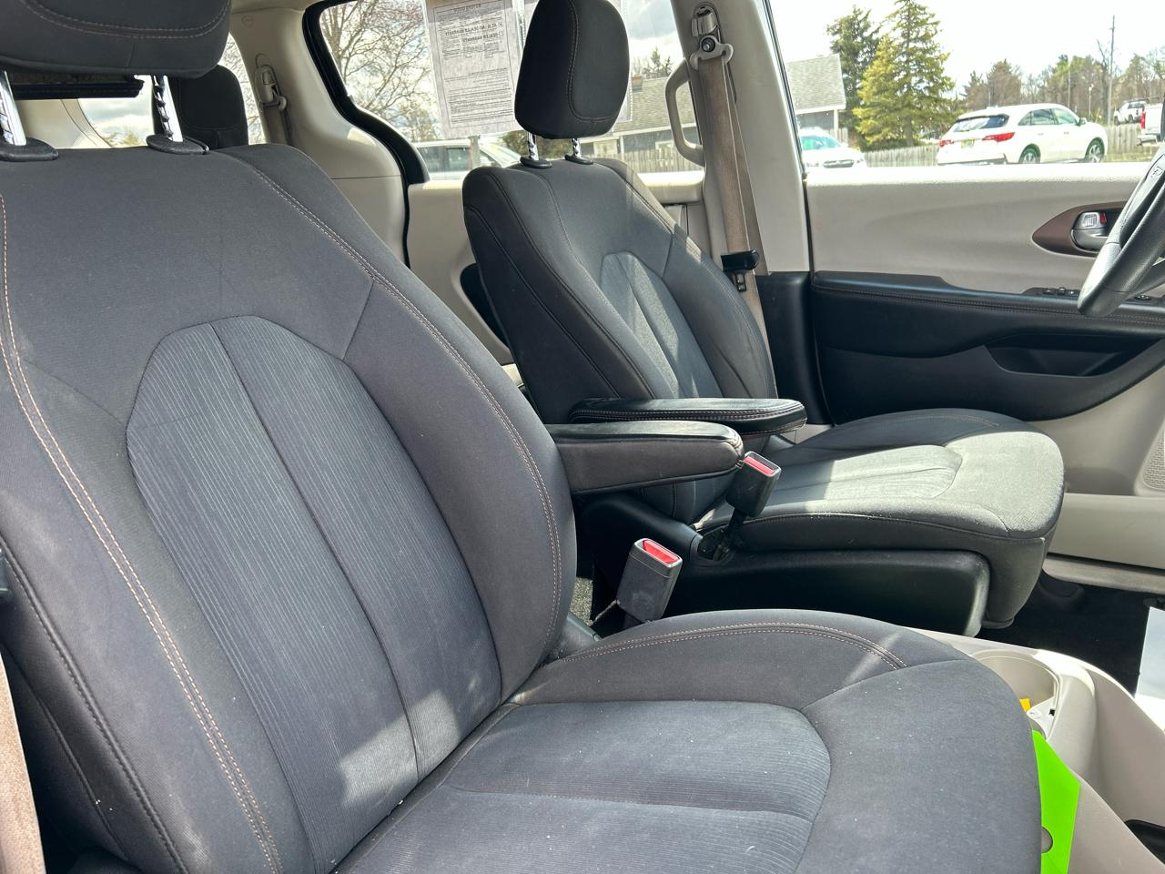 Chrysler Pacifica Touring 2017