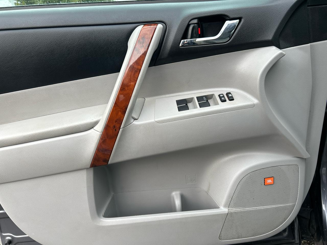 Toyota Highlander Limited 4WD 2012