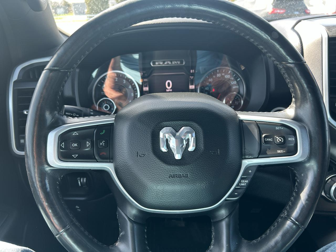 RAM 1500 Big Horn Crew Cab SWB 4WD 2020