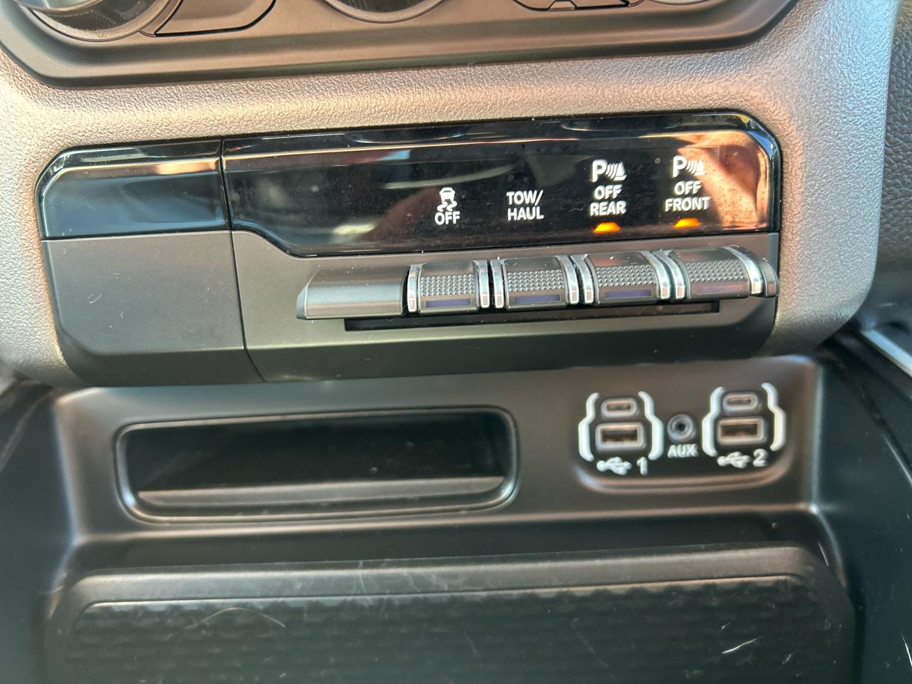 RAM 1500 Big Horn Crew Cab SWB 4WD 2020