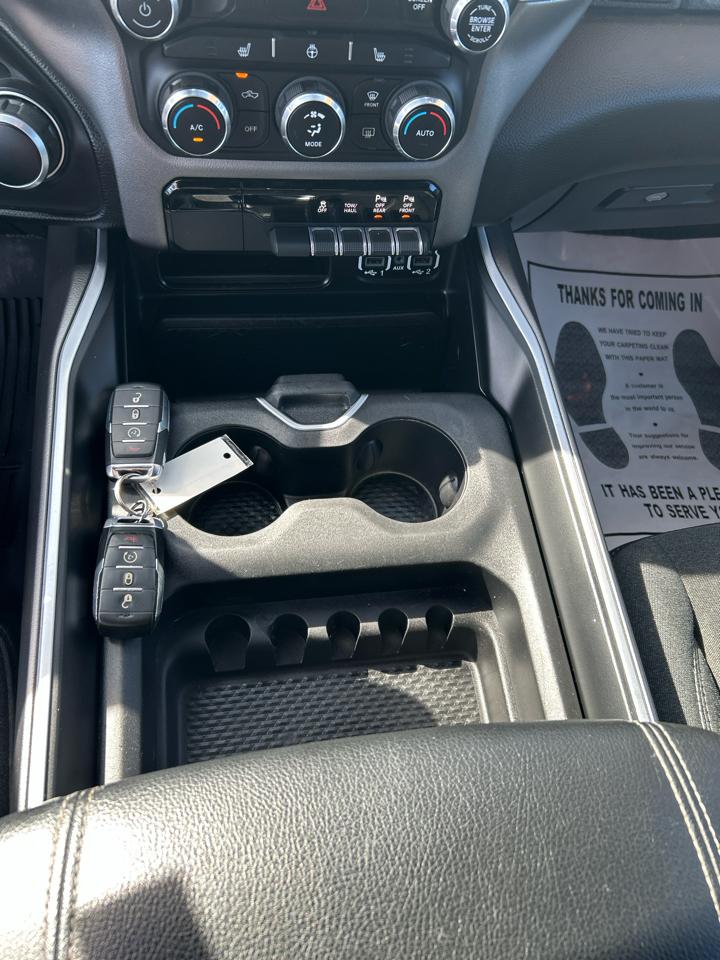 RAM 1500 Big Horn Crew Cab SWB 4WD 2020