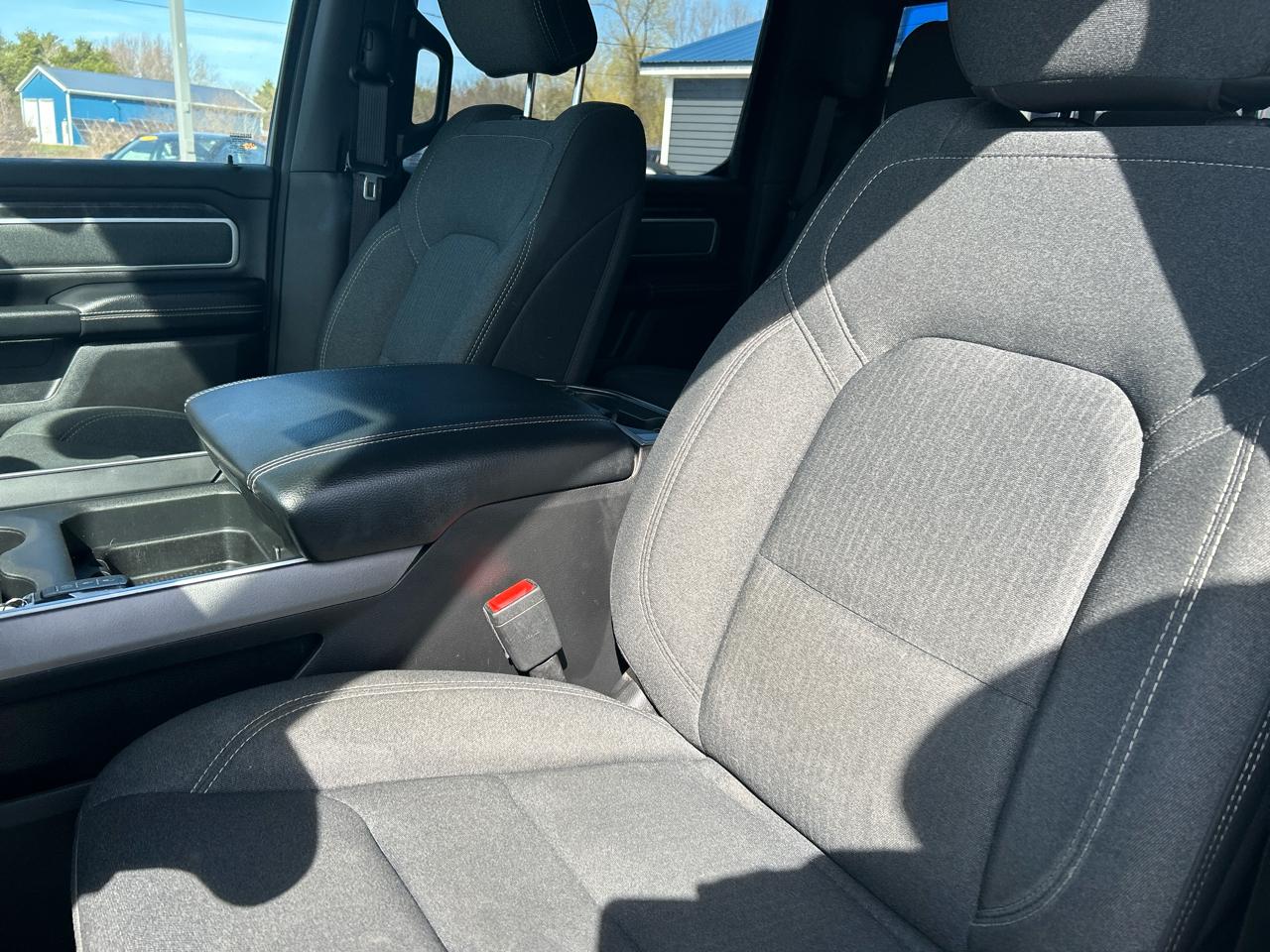 RAM 1500 Big Horn Crew Cab SWB 4WD 2020