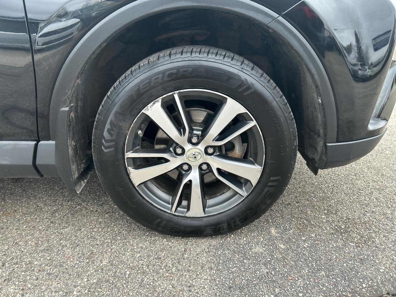 Toyota RAV4 XLE AWD 2018