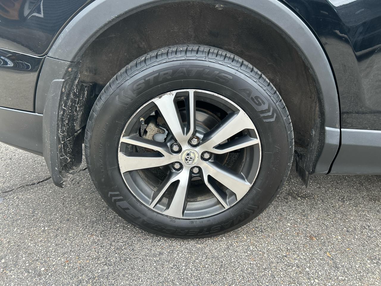 Toyota RAV4 XLE AWD 2018