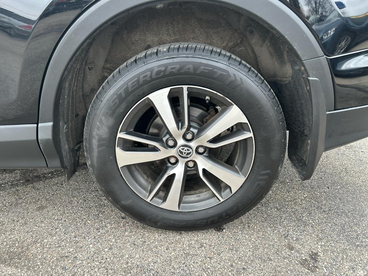 Toyota RAV4 XLE AWD 2018