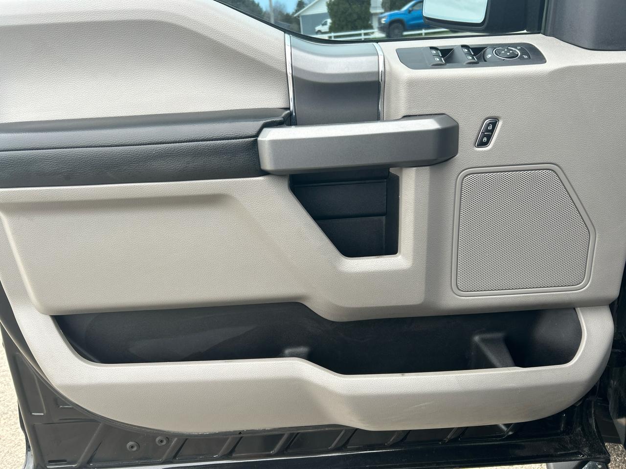 Ford F-150 4WD SuperCrew 150" XLT 2016