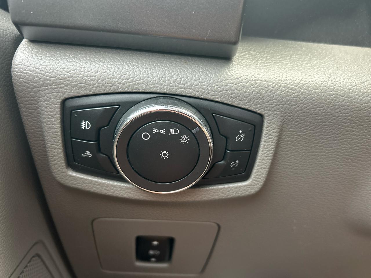 Ford F-150 4WD SuperCrew 150" XLT 2016