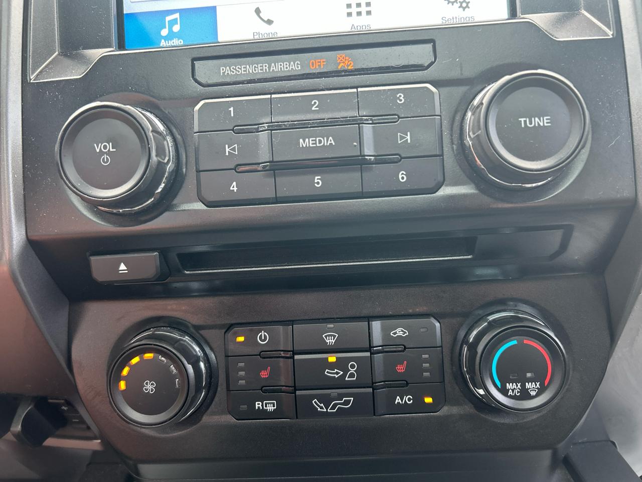 Ford F-150 4WD SuperCrew 150" XLT 2016