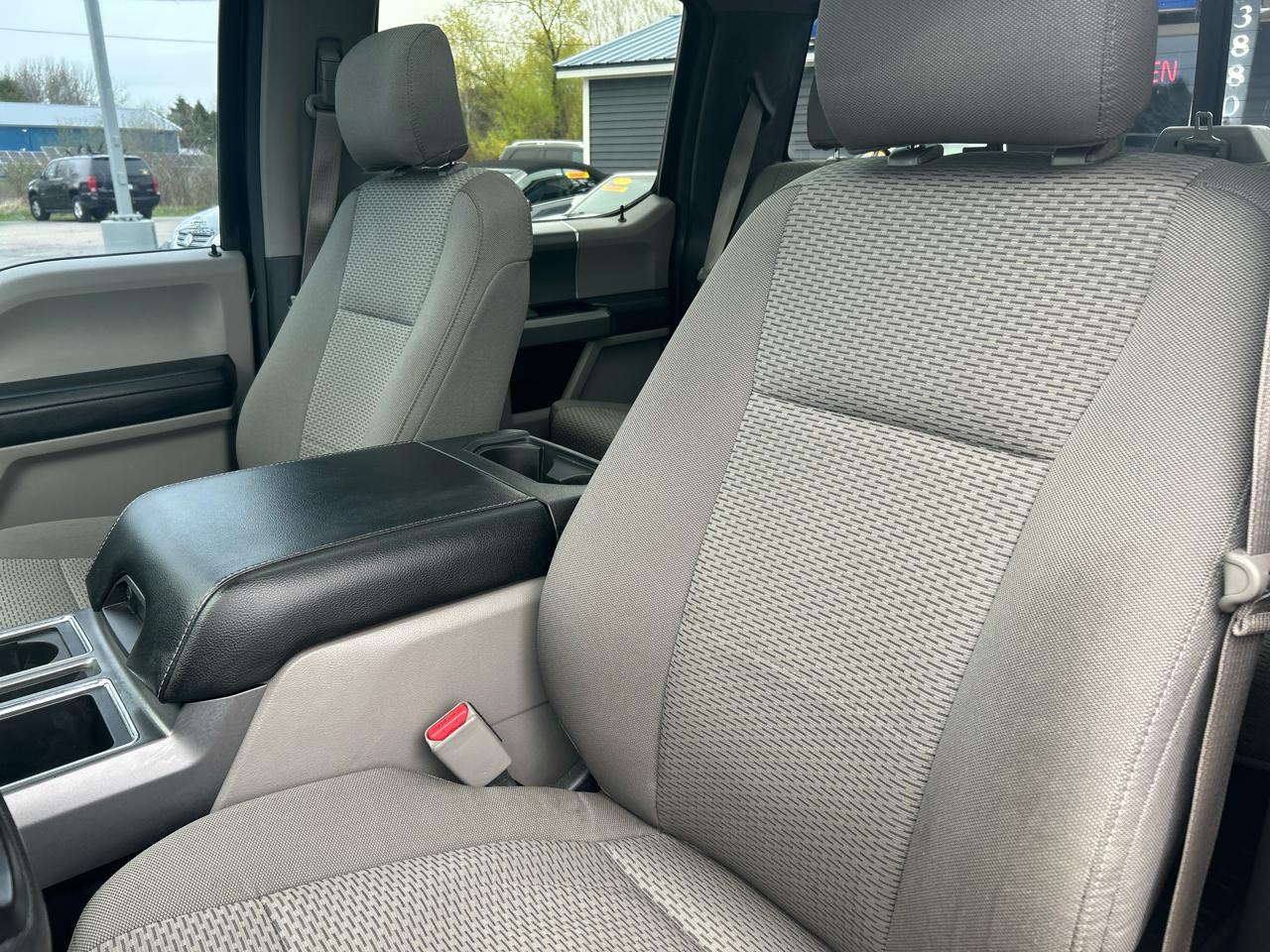 Ford F-150 4WD SuperCrew 150" XLT 2016