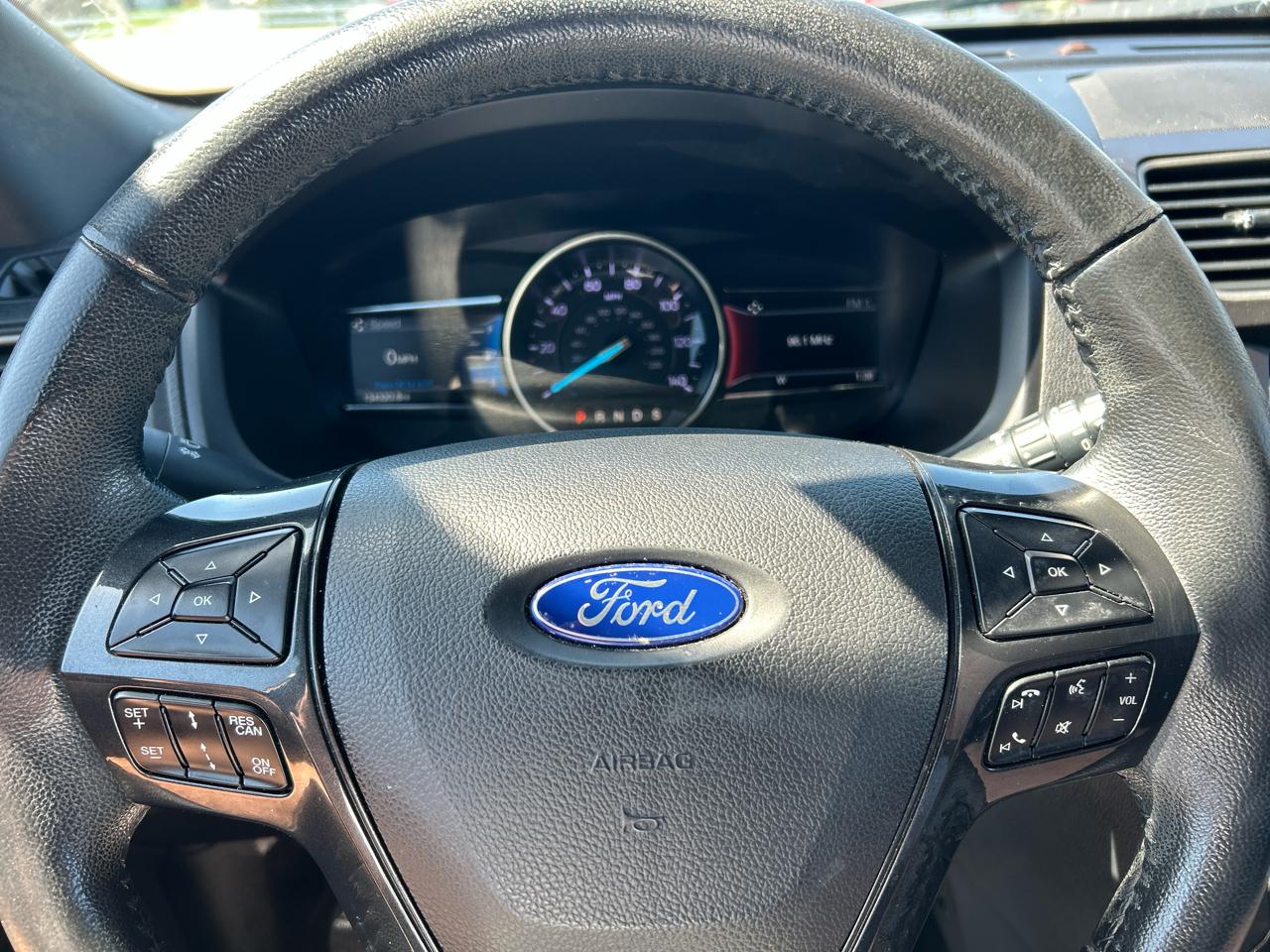 Ford Explorer 4dr XLT 4WD 2018