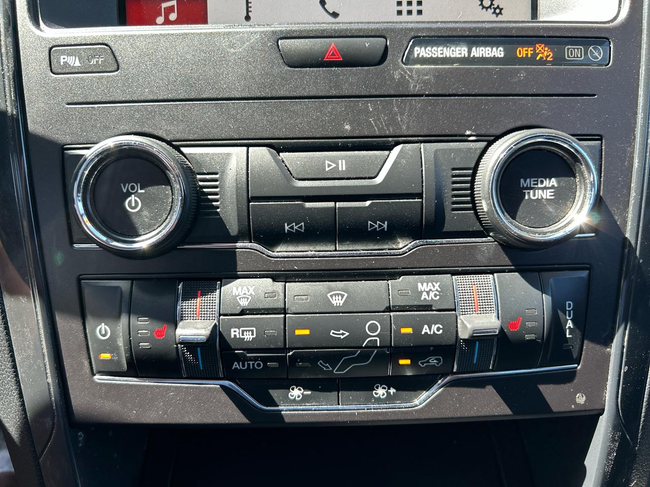 Ford Explorer 4dr XLT 4WD 2018