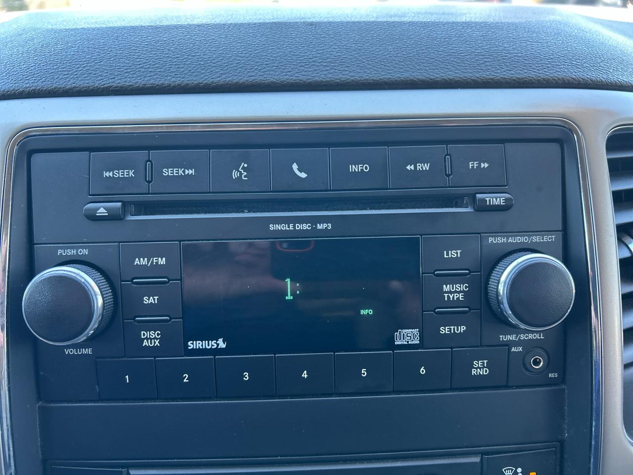 Jeep Grand Cherokee Laredo 4WD 2011