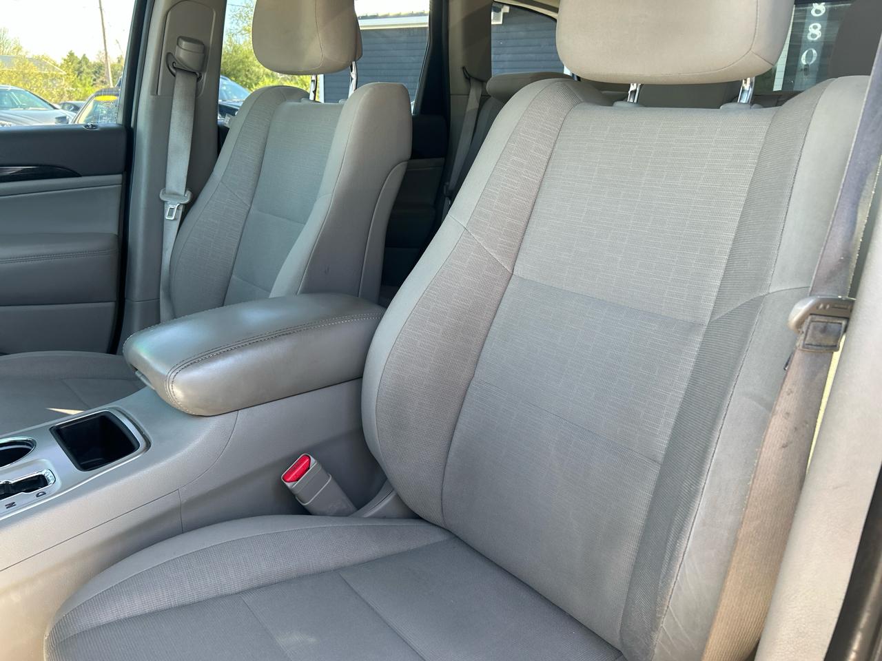 Jeep Grand Cherokee Laredo 4WD 2011