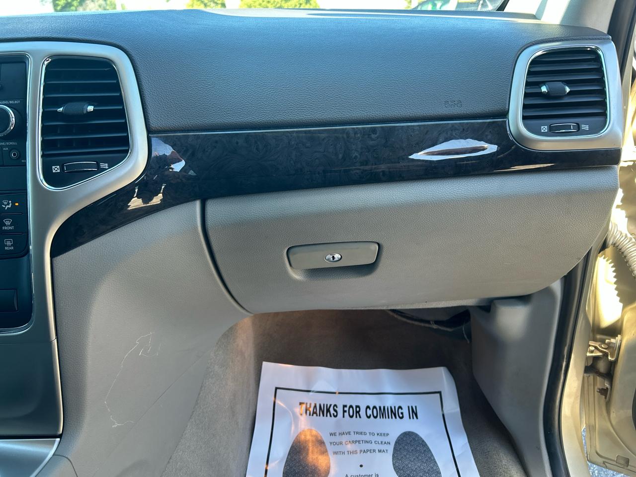 Jeep Grand Cherokee Laredo 4WD 2011