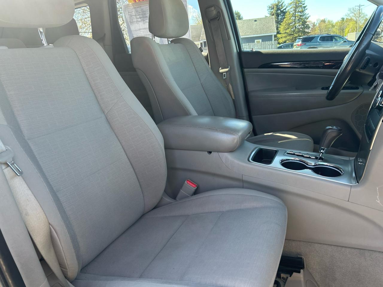 Jeep Grand Cherokee Laredo 4WD 2011