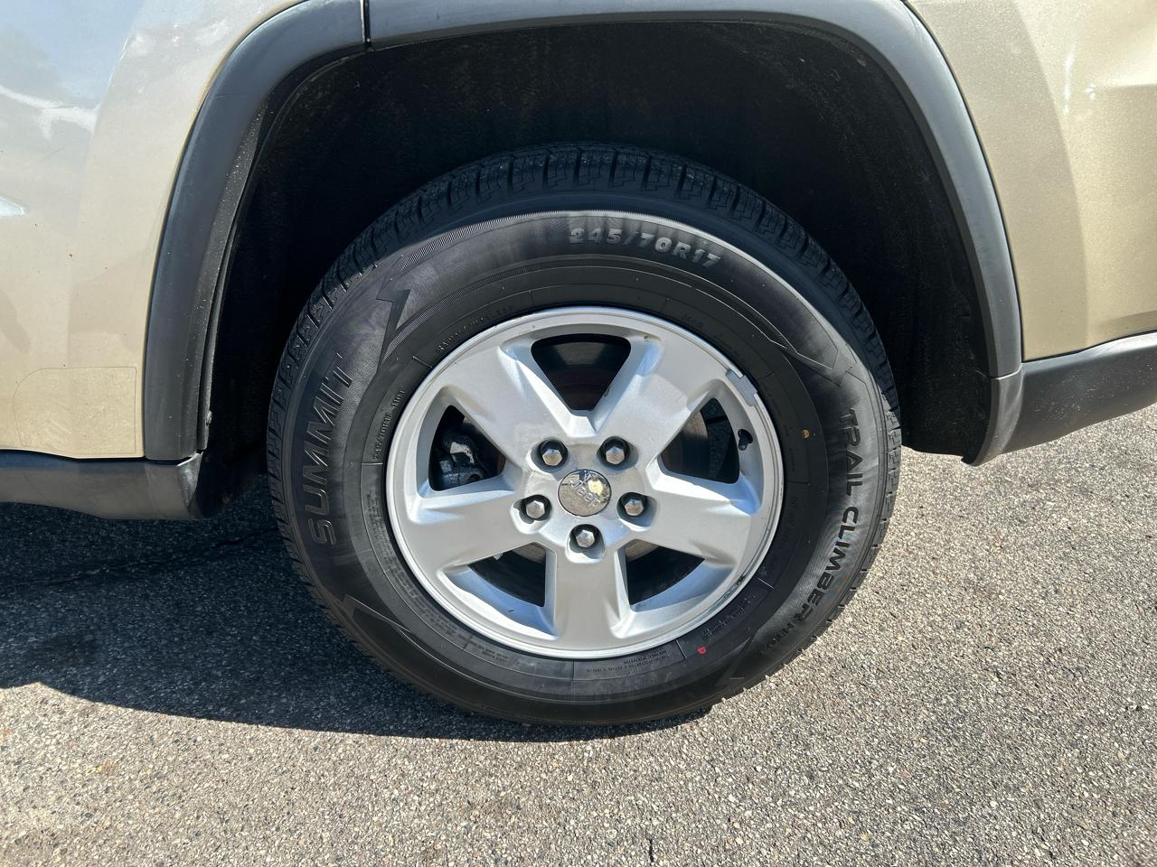 Jeep Grand Cherokee Laredo 4WD 2011