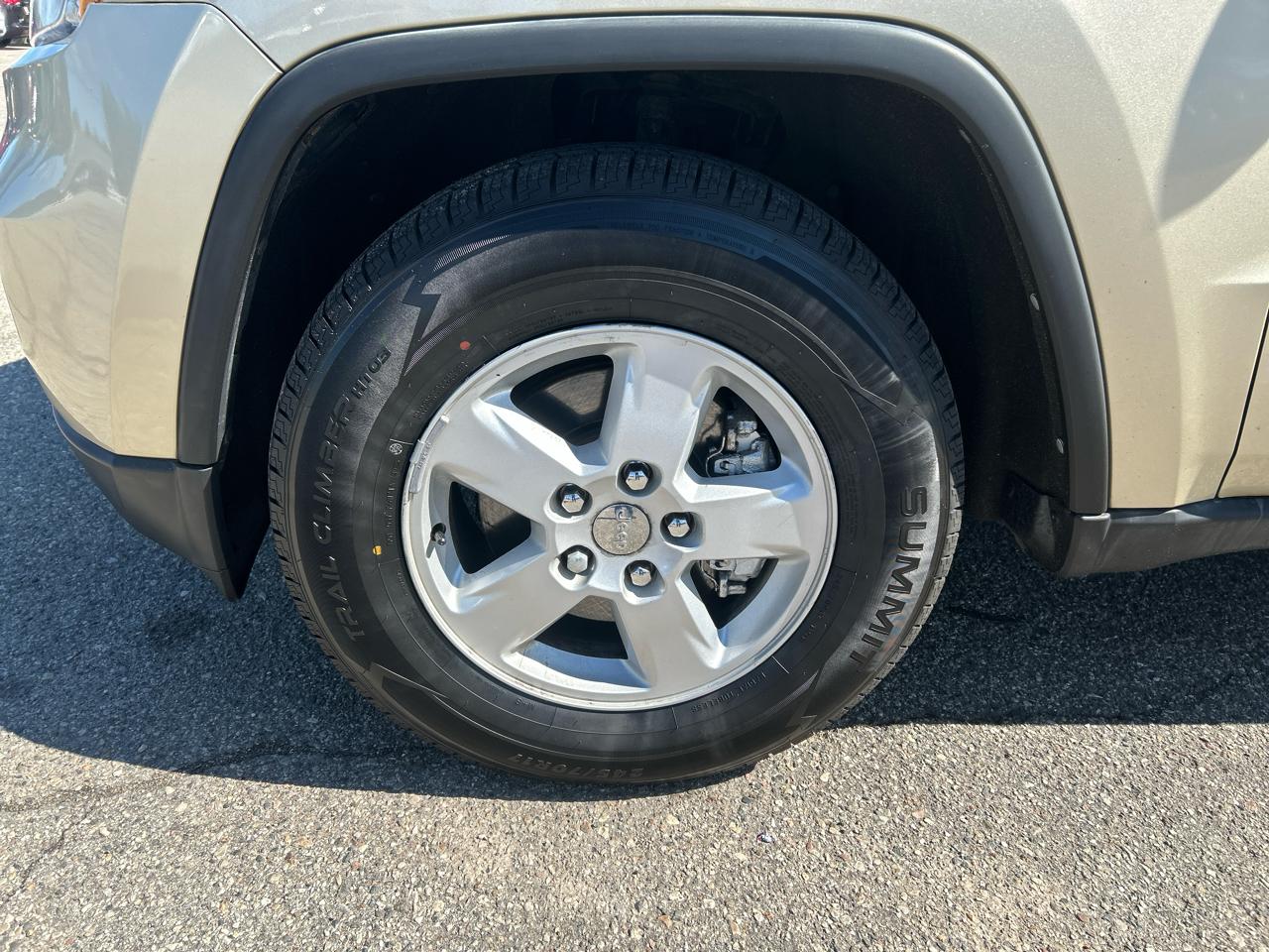 Jeep Grand Cherokee Laredo 4WD 2011