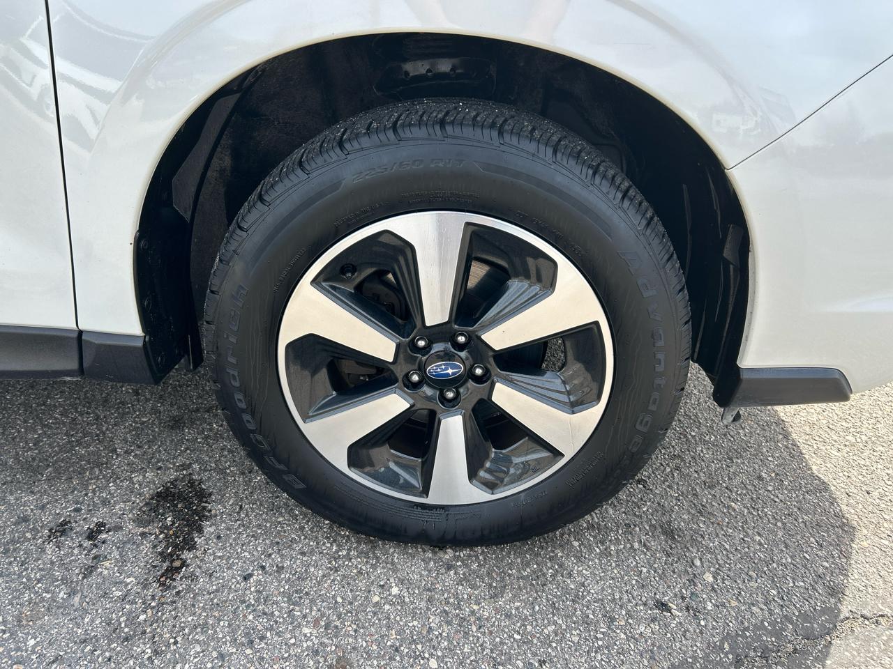 Subaru Forester 2.5i Premium PZEV CVT 2017