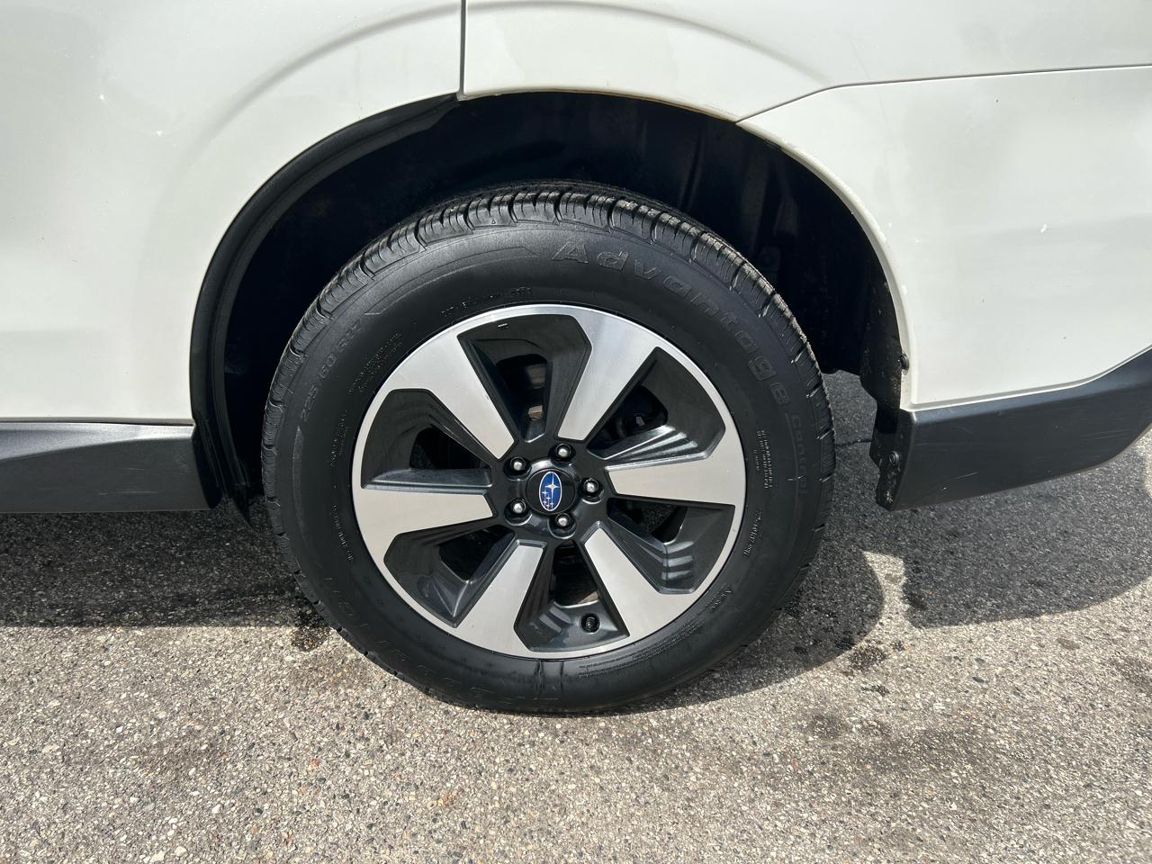 Subaru Forester 2.5i Premium PZEV CVT 2017