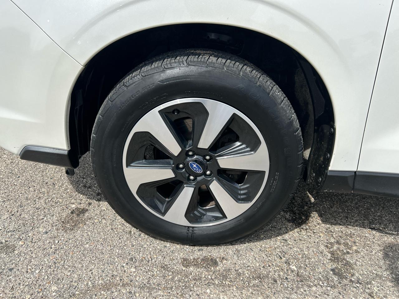 Subaru Forester 2.5i Premium PZEV CVT 2017