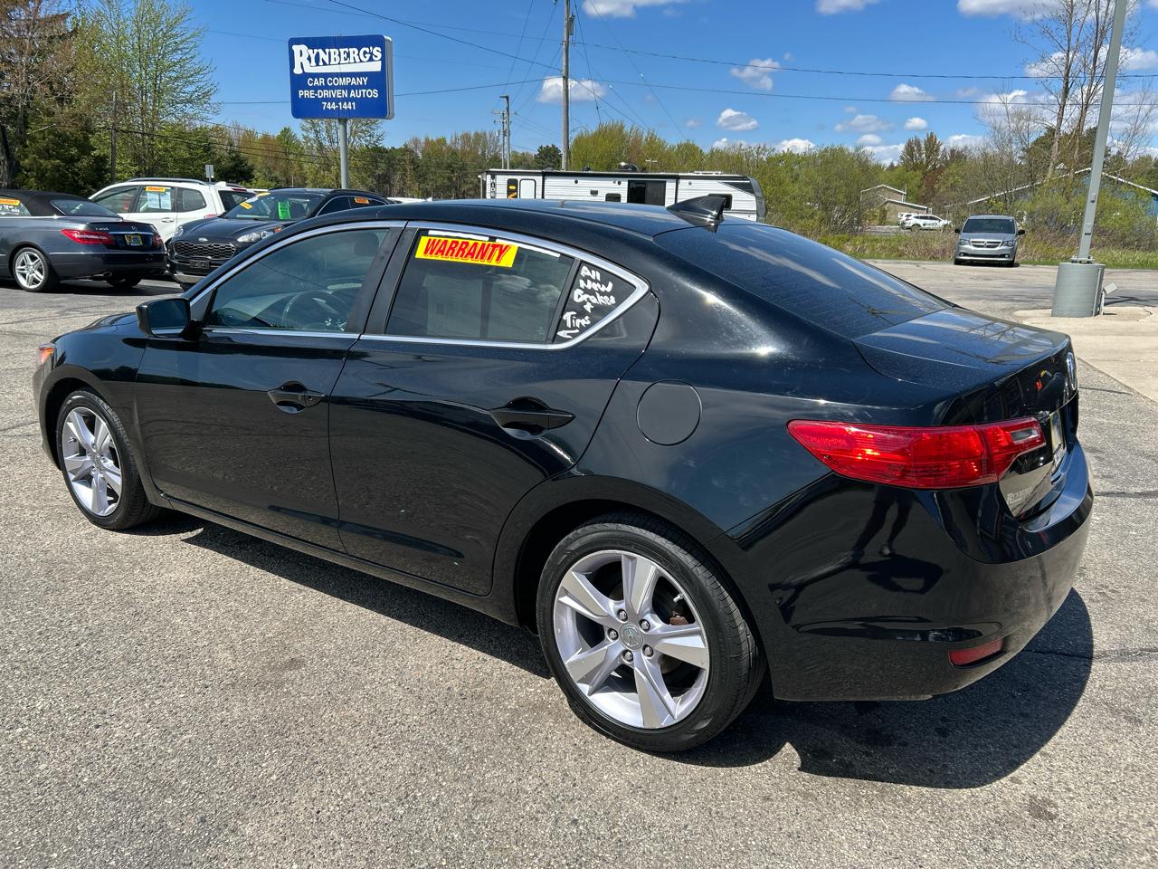 Acura ILX 5-Spd AT 2014