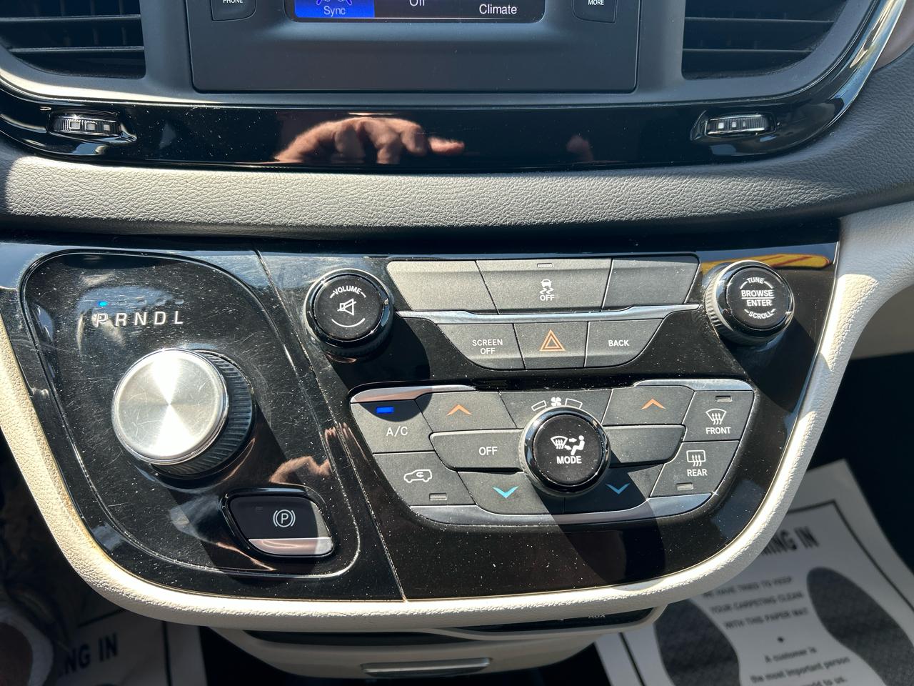 Chrysler Pacifica Touring 2017