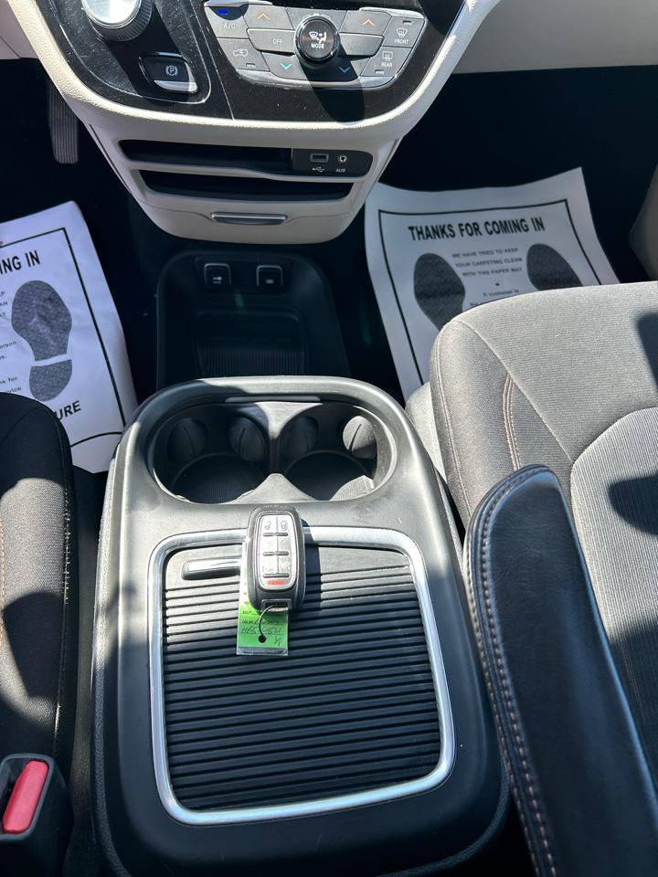 Chrysler Pacifica Touring 2017