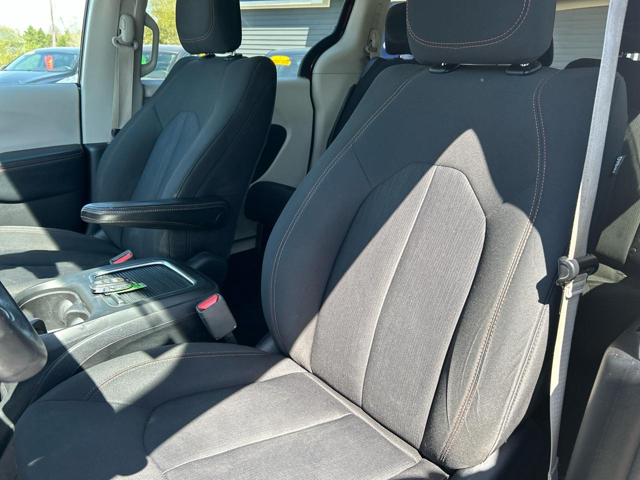 Chrysler Pacifica Touring 2017
