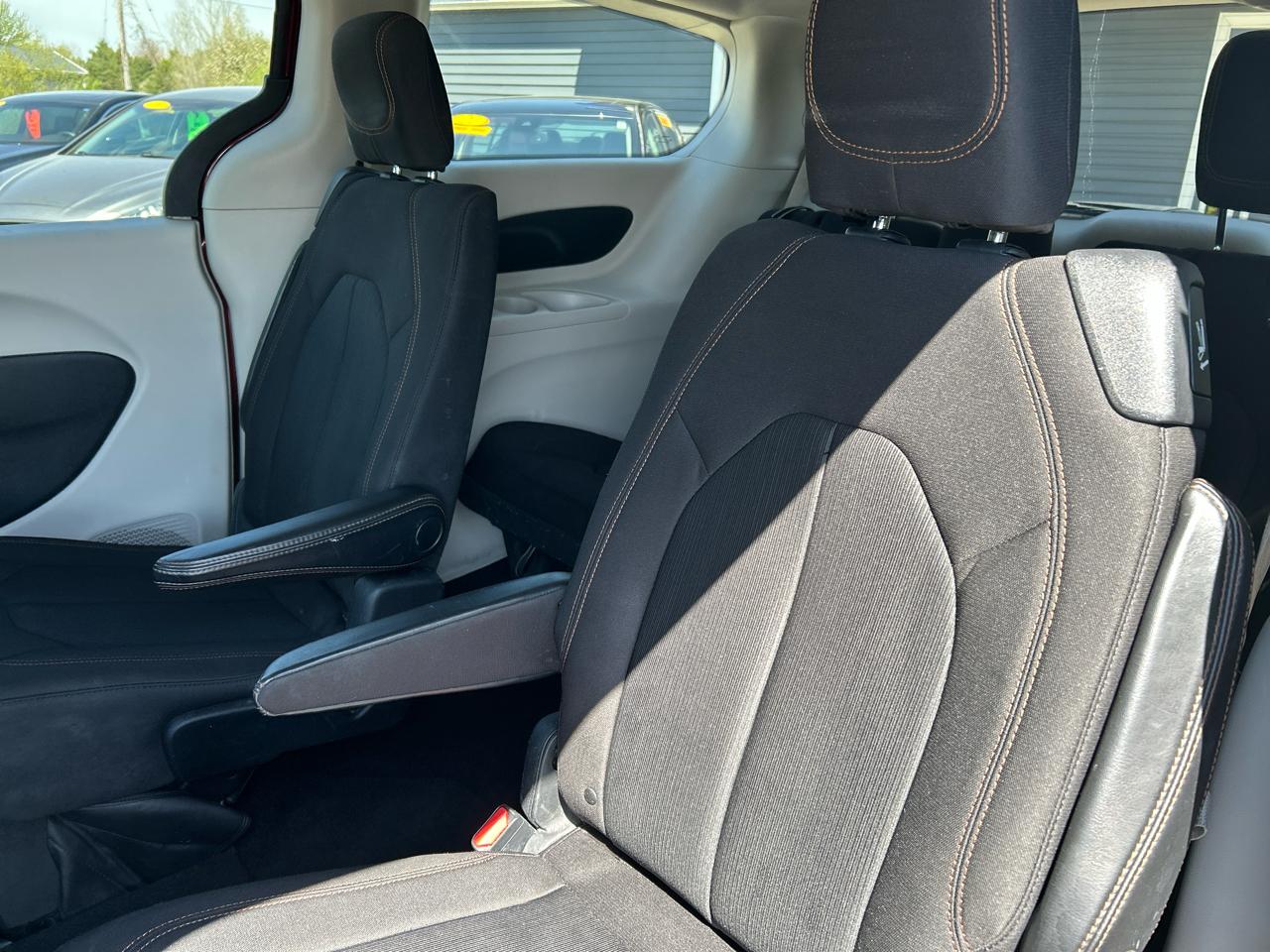 Chrysler Pacifica Touring 2017