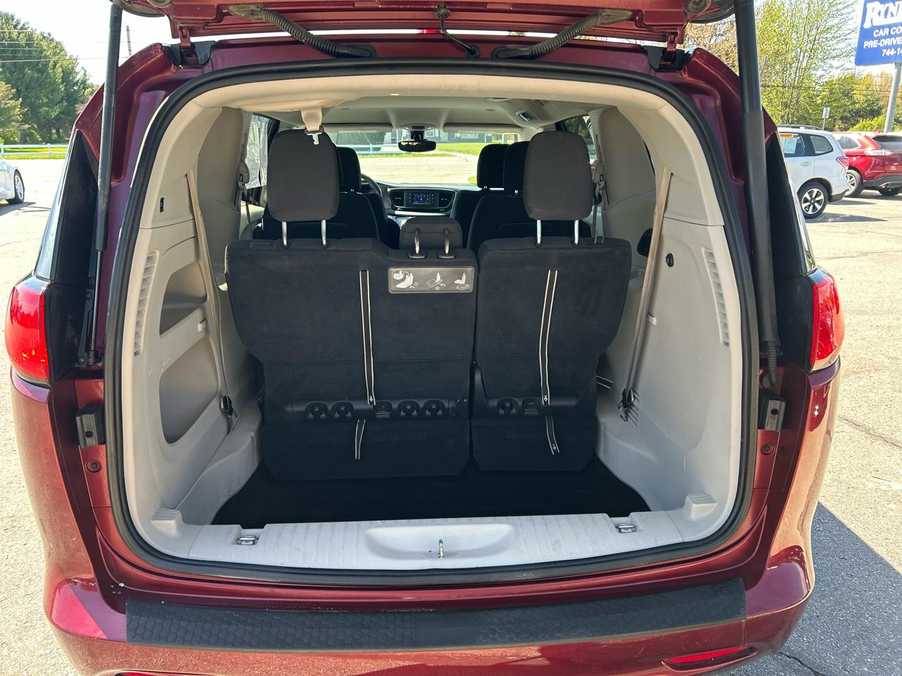 Chrysler Pacifica Touring 2017