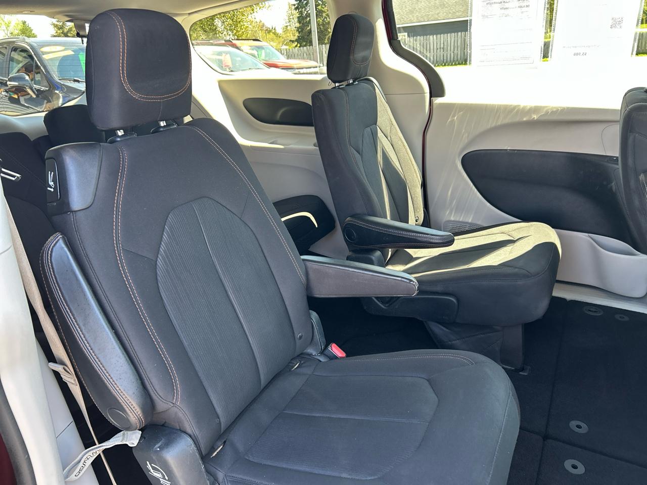 Chrysler Pacifica Touring 2017