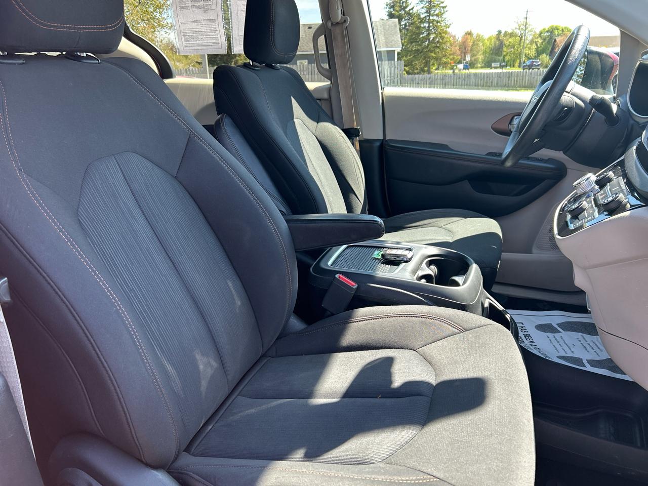 Chrysler Pacifica Touring 2017