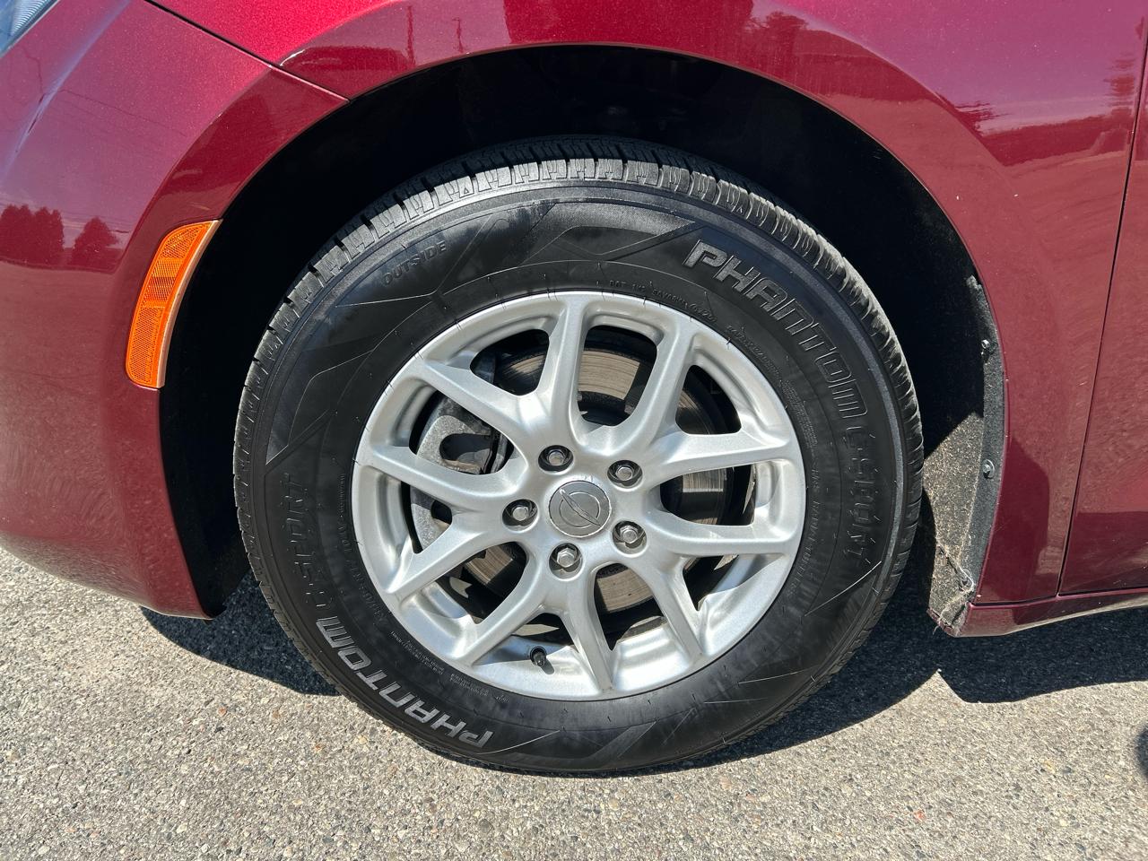 Chrysler Pacifica Touring 2017