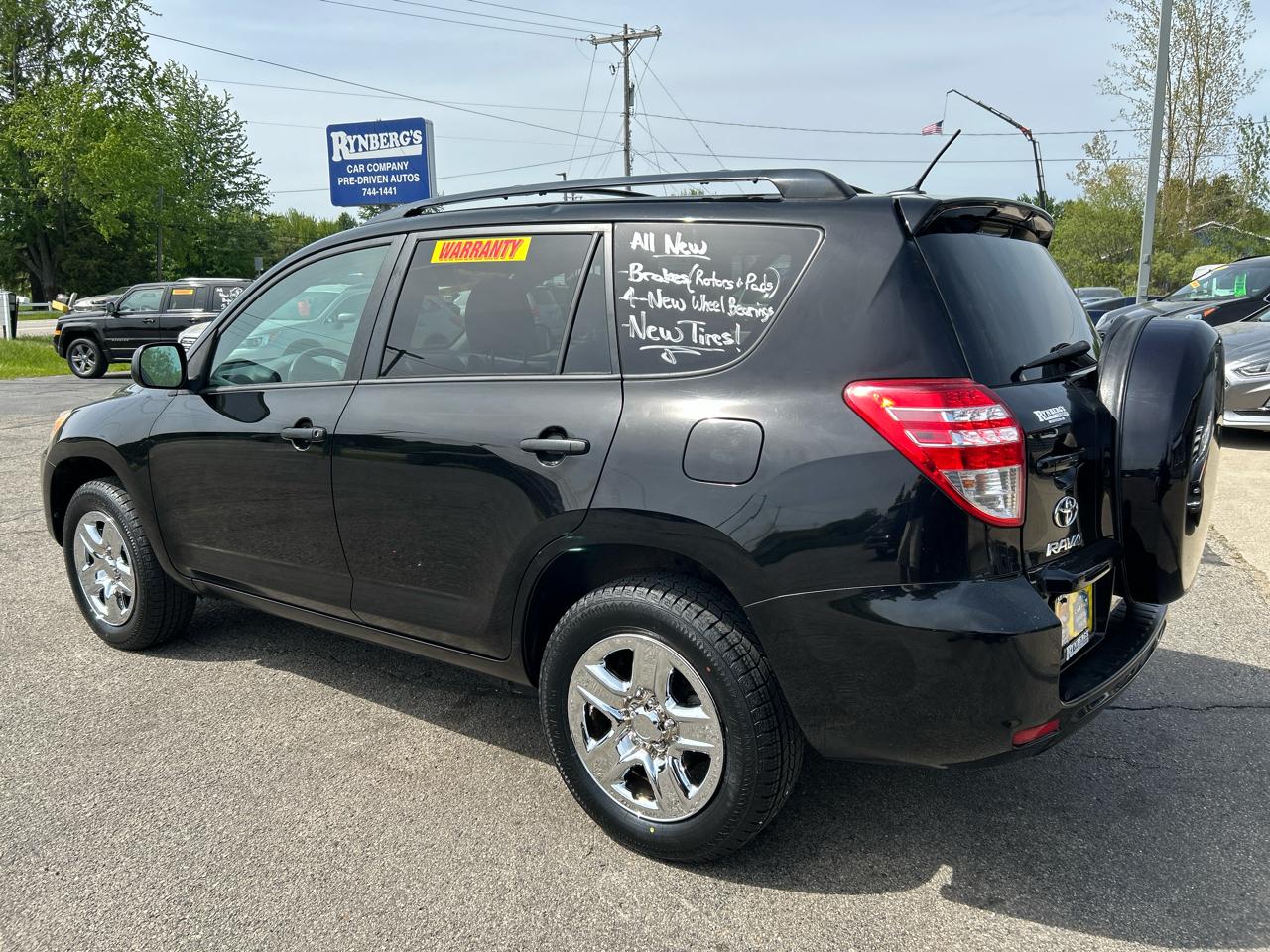 Toyota RAV4 Base I4 4WD 2012