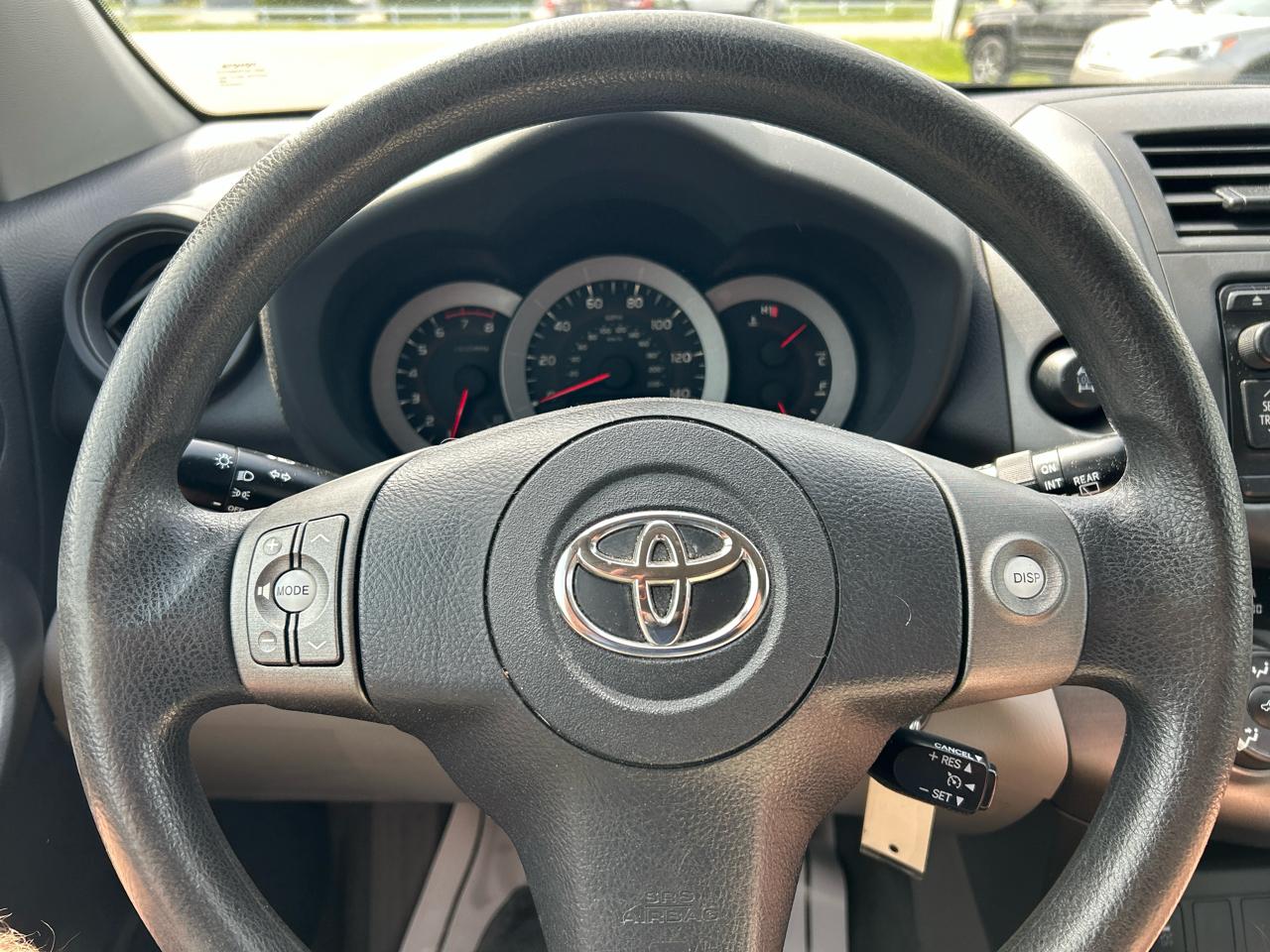 Toyota RAV4 Base I4 4WD 2012