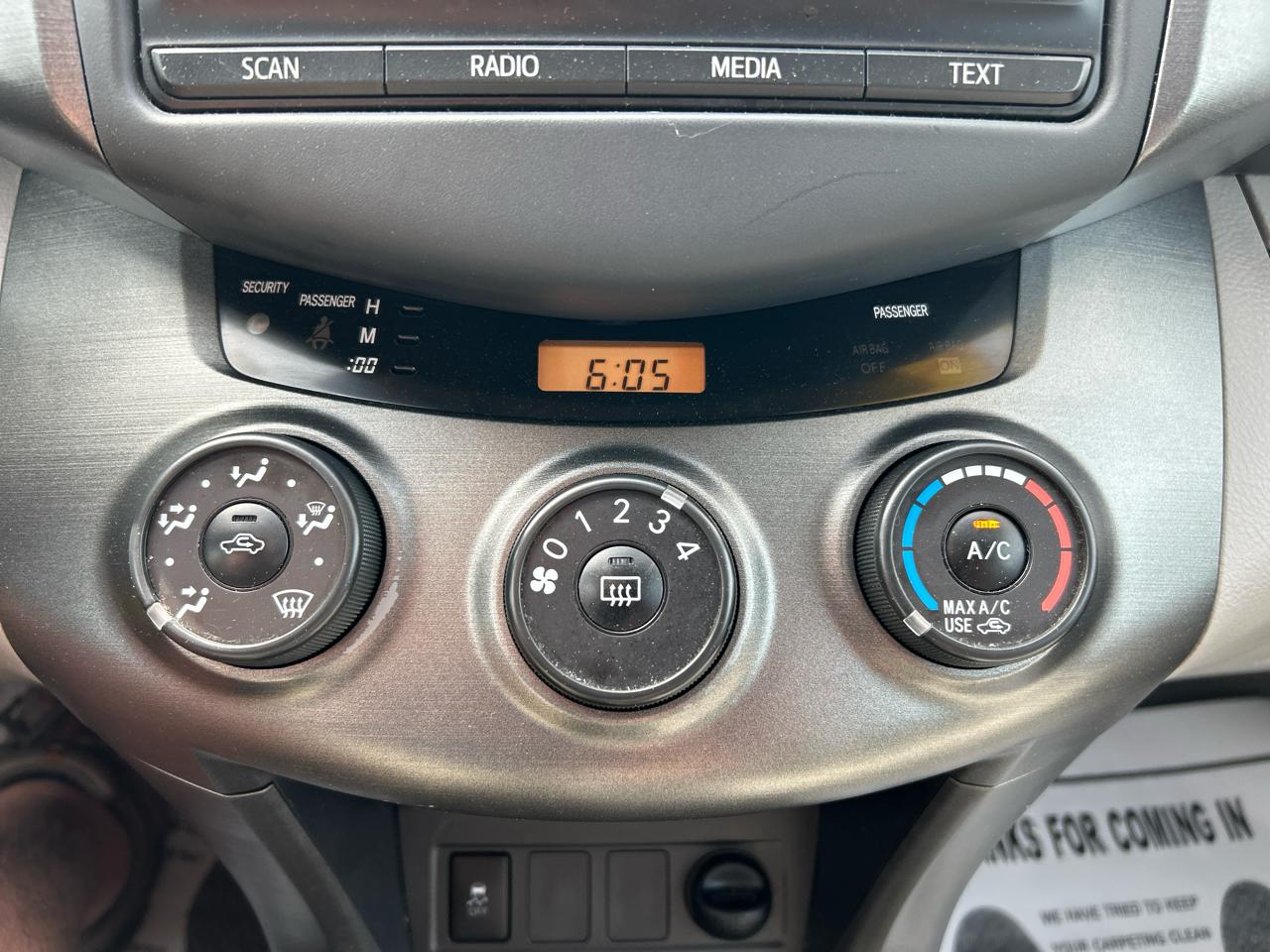 Toyota RAV4 Base I4 4WD 2012