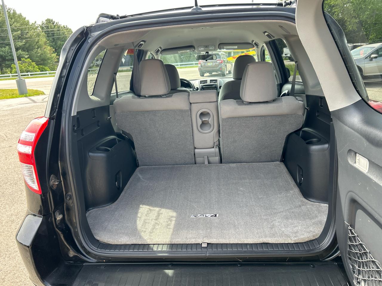 Toyota RAV4 Base I4 4WD 2012