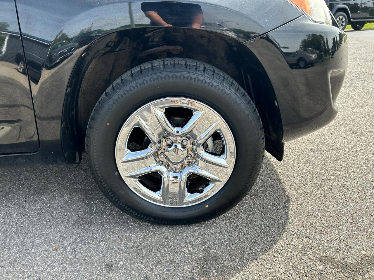 Toyota RAV4 Base I4 4WD 2012