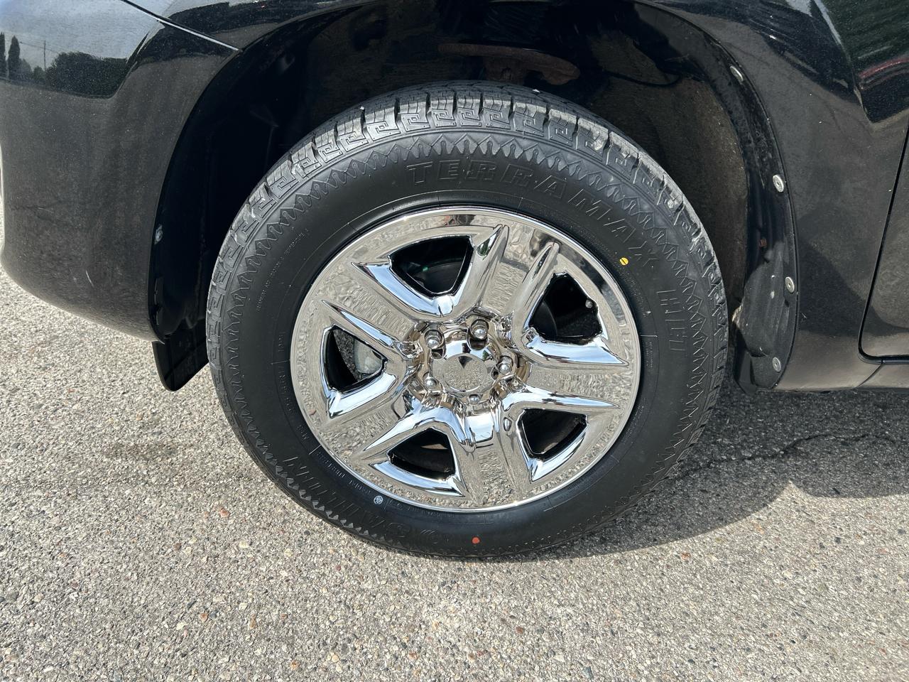 Toyota RAV4 Base I4 4WD 2012